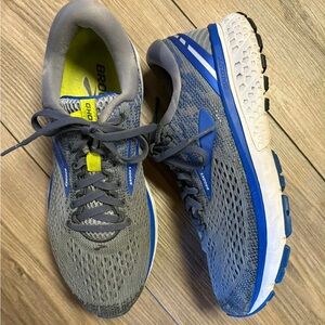 Brooks Men's Athletic Shoes in Gray and Blue